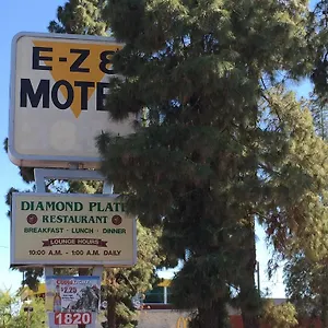 https://ez-8-motel-airporter.hotelsofphoenix.com